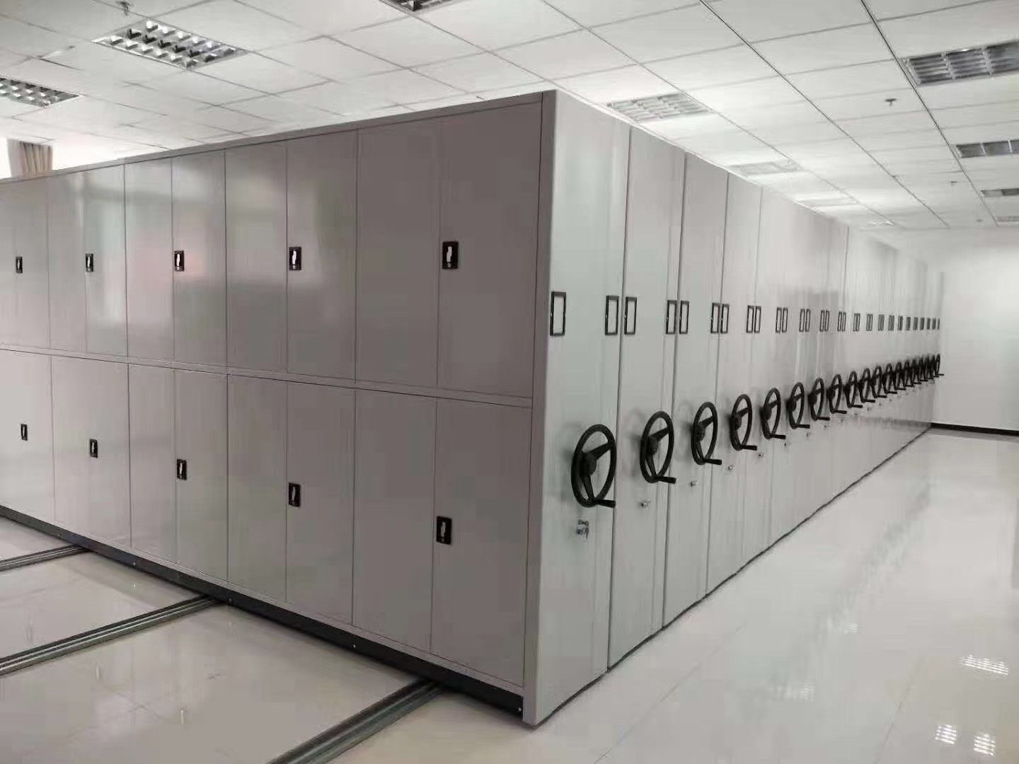 同心縣人民醫院病例密集架安裝現場 同心縣人民醫院病例密集架安裝現場